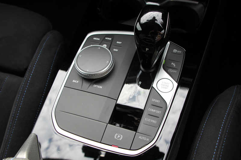 BMW 2シリーズ M235i Xdrive ｸﾞﾗﾝｸｰﾍﾟﾃﾞﾋﾞｭｰP 4WD 1ｵ-ﾅ 306馬力 ｱﾀﾞﾌﾟﾃｨﾌﾞMｻｽ Mｽﾎﾟｰﾂｼｰﾄ Mｼｰﾄﾍﾞﾙﾄ Mｽﾎﾟｰﾂﾌﾞﾚｰｷ 追従ACC 後退ｱｼｽﾄ LEDﾍｯﾄﾞﾗｲﾄ 専用18AW Applecarplay対応 HDDﾅﾋﾞPｱｼｽﾄ BMWﾗｲﾌﾞｺｯｸﾋﾟｯﾄ 2年保証