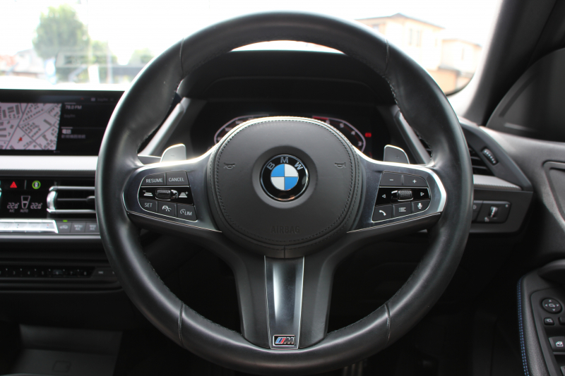 BMW 2シリーズ M235i Xdrive ｸﾞﾗﾝｸｰﾍﾟﾃﾞﾋﾞｭｰP 4WD 1ｵ-ﾅ 306馬力 ｱﾀﾞﾌﾟﾃｨﾌﾞMｻｽ Mｽﾎﾟｰﾂｼｰﾄ Mｼｰﾄﾍﾞﾙﾄ Mｽﾎﾟｰﾂﾌﾞﾚｰｷ 追従ACC 後退ｱｼｽﾄ LEDﾍｯﾄﾞﾗｲﾄ 専用18AW Applecarplay対応 HDDﾅﾋﾞPｱｼｽﾄ BMWﾗｲﾌﾞｺｯｸﾋﾟｯﾄ 2年保証