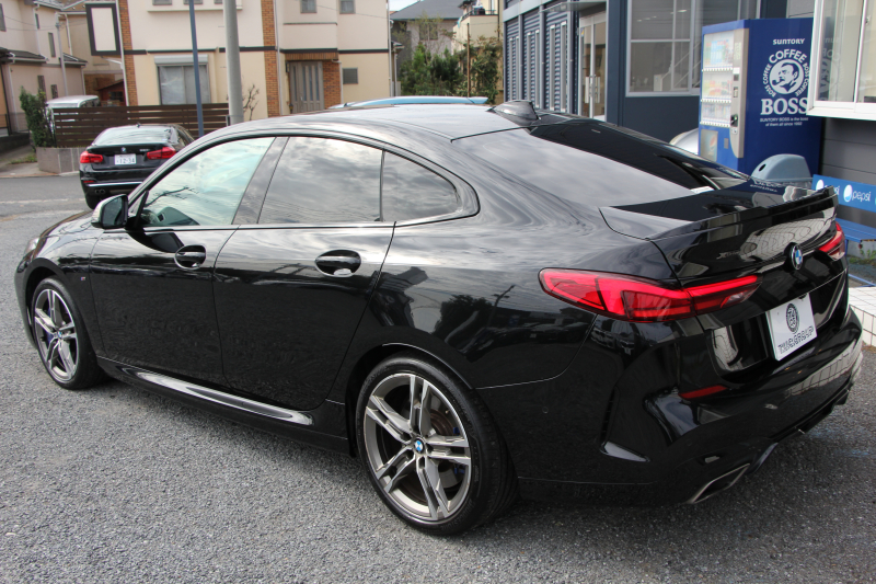 BMW 2シリーズ M235i Xdrive ｸﾞﾗﾝｸｰﾍﾟﾃﾞﾋﾞｭｰP 4WD 1ｵ-ﾅ 306馬力 ｱﾀﾞﾌﾟﾃｨﾌﾞMｻｽ Mｽﾎﾟｰﾂｼｰﾄ Mｼｰﾄﾍﾞﾙﾄ Mｽﾎﾟｰﾂﾌﾞﾚｰｷ 追従ACC 後退ｱｼｽﾄ LEDﾍｯﾄﾞﾗｲﾄ 専用18AW Applecarplay対応 HDDﾅﾋﾞPｱｼｽﾄ BMWﾗｲﾌﾞｺｯｸﾋﾟｯﾄ 2年保証