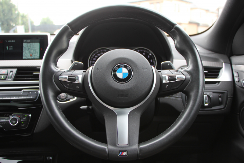 BMW X2 M35i ｾﾚｸﾄP【5/22迄限定掲載】4WD 306馬力 ﾊﾟﾉﾗﾏｻﾝﾙｰﾌ 受注生産OPﾌﾞﾗｯｸﾚｻﾞｰ ｼｰﾄﾋｰﾀｰ ｵﾌﾟｼｮﾝ20AW 追従ACC LEDﾍｯﾄﾞﾗｲﾄ ﾀｯﾁ画面HDDﾅﾋﾞPｱｼｽﾄ 電動ﾘｱｹﾞｰﾄ 衝突軽減ﾌﾞﾚｰｷ 車線逸脱&歩行者警告 ｽﾏｰﾄｷｰ ﾊﾟﾄﾞﾙｼﾌﾄ 2年保証