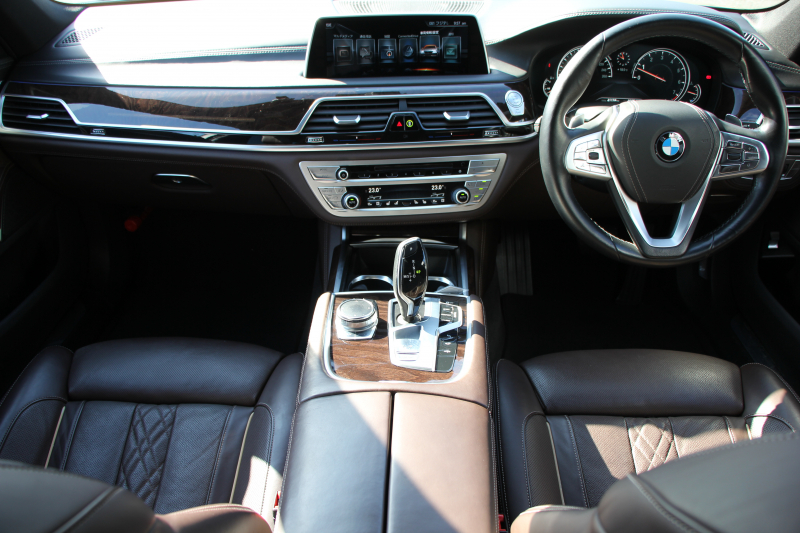 BMW 7シリーズ 750i Mｽﾎﾟｰﾂ V8ﾂｲﾝﾀｰﾎﾞ450馬力 ｻﾝﾙｰﾌ ﾚｰｻﾞｰﾗｲﾄ ｴﾅｼﾞｰ21AW&ﾌﾛﾝﾄ&ﾘｱｽﾎﾟｲﾗｰ 全ﾋｰﾀｰﾓｶﾚｻﾞｰ ﾏｯｻｰｼﾞ&ﾍﾞﾝﾁﾚｰｼｮﾝ ﾃﾞｨｽﾌﾟﾚｲｷｰ 追従ACC HUD ｽﾃｱﾘﾝｸﾞｻﾎﾟｰﾄ ﾀｯﾁ画面HDDﾅﾋﾞTV 360度ｶﾒﾗ 全ﾄﾞｱｿﾌﾄｸﾛｰｽﾞ2年保証