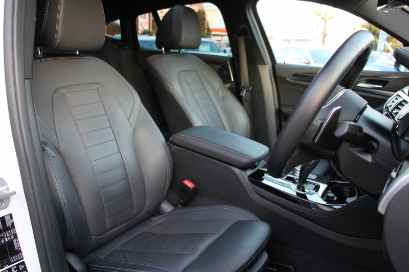 BMW X4 M40i ｲﾉﾍﾞｰｼｮﾝP ﾊﾟﾉﾗﾏｻﾝR 全ﾋｰﾀｰ黒革 ｱｸﾃｨﾌﾞﾍﾞﾝﾁﾚｰｼｮﾝ ﾊｰﾏﾝｶｰﾄﾞﾝ ｼﾞｪｽﾁｬｰC ﾃﾞｨｽﾌﾟﾚｲｷｰ 直6ﾀｰﾎﾞ387馬力 ｱﾀﾞﾌﾟﾃｨﾌﾞMｻｽ 専用ﾃﾞﾌ&ﾌﾞﾚｰｷ 追従ACC HUD ｽﾃｱﾘﾝｸﾞｻﾎﾟｰﾄ LEDﾍｯﾄﾞﾗｲﾄ ﾀｯﾁ画面ﾅﾋﾞTV 360度ｶﾒﾗ 2年保証