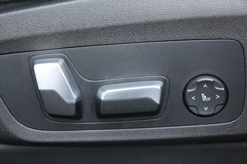 BMW X4 M40i ｲﾉﾍﾞｰｼｮﾝP ﾊﾟﾉﾗﾏｻﾝR 全ﾋｰﾀｰ黒革 ｱｸﾃｨﾌﾞﾍﾞﾝﾁﾚｰｼｮﾝ ﾊｰﾏﾝｶｰﾄﾞﾝ ｼﾞｪｽﾁｬｰC ﾃﾞｨｽﾌﾟﾚｲｷｰ 直6ﾀｰﾎﾞ387馬力 ｱﾀﾞﾌﾟﾃｨﾌﾞMｻｽ 専用ﾃﾞﾌ&ﾌﾞﾚｰｷ 追従ACC HUD ｽﾃｱﾘﾝｸﾞｻﾎﾟｰﾄ LEDﾍｯﾄﾞﾗｲﾄ ﾀｯﾁ画面ﾅﾋﾞTV 360度ｶﾒﾗ 2年保証