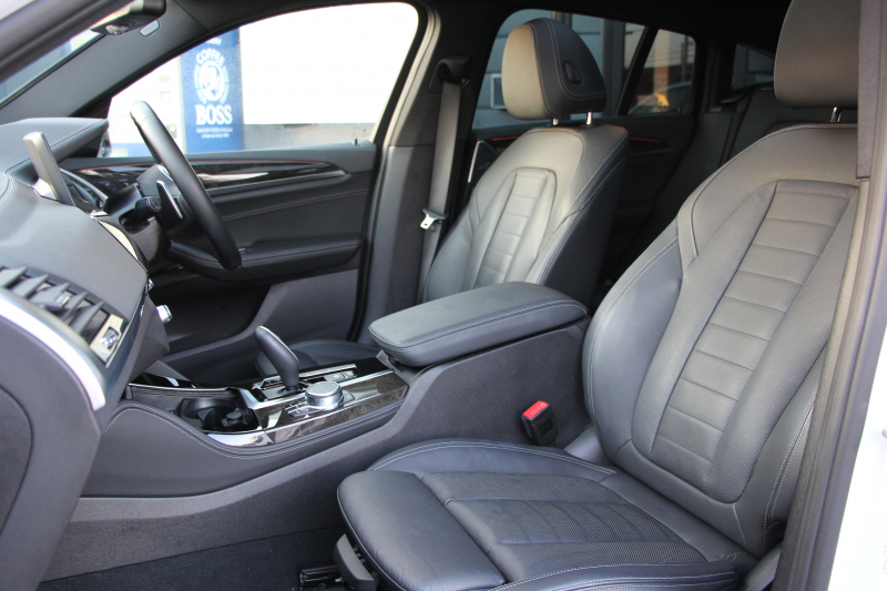 BMW X4 M40i ｲﾉﾍﾞｰｼｮﾝP ﾊﾟﾉﾗﾏｻﾝR 全ﾋｰﾀｰ黒革 ｱｸﾃｨﾌﾞﾍﾞﾝﾁﾚｰｼｮﾝ ﾊｰﾏﾝｶｰﾄﾞﾝ ｼﾞｪｽﾁｬｰC ﾃﾞｨｽﾌﾟﾚｲｷｰ 直6ﾀｰﾎﾞ387馬力 ｱﾀﾞﾌﾟﾃｨﾌﾞMｻｽ 専用ﾃﾞﾌ&ﾌﾞﾚｰｷ 追従ACC HUD ｽﾃｱﾘﾝｸﾞｻﾎﾟｰﾄ LEDﾍｯﾄﾞﾗｲﾄ ﾀｯﾁ画面ﾅﾋﾞTV 360度ｶﾒﾗ 2年保証