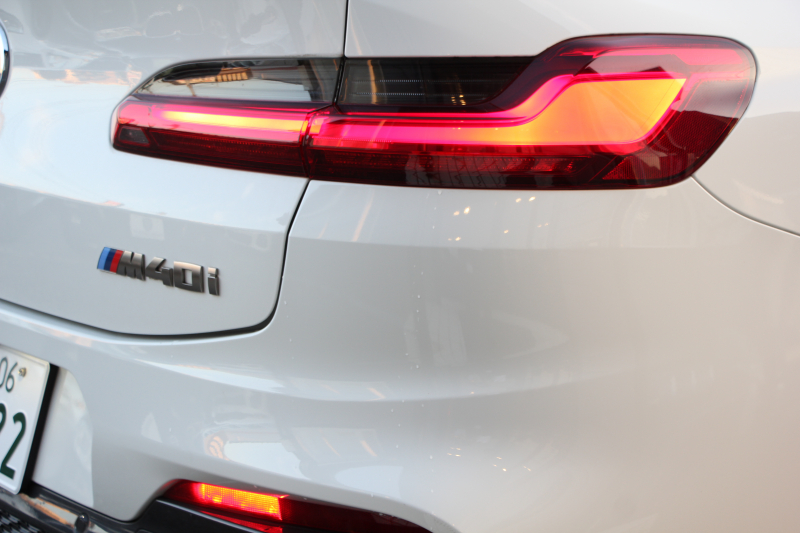 BMW X4 M40i ｲﾉﾍﾞｰｼｮﾝP ﾊﾟﾉﾗﾏｻﾝR 全ﾋｰﾀｰ黒革 ｱｸﾃｨﾌﾞﾍﾞﾝﾁﾚｰｼｮﾝ ﾊｰﾏﾝｶｰﾄﾞﾝ ｼﾞｪｽﾁｬｰC ﾃﾞｨｽﾌﾟﾚｲｷｰ 直6ﾀｰﾎﾞ387馬力 ｱﾀﾞﾌﾟﾃｨﾌﾞMｻｽ 専用ﾃﾞﾌ&ﾌﾞﾚｰｷ 追従ACC HUD ｽﾃｱﾘﾝｸﾞｻﾎﾟｰﾄ LEDﾍｯﾄﾞﾗｲﾄ ﾀｯﾁ画面ﾅﾋﾞTV 360度ｶﾒﾗ 2年保証