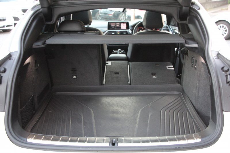 BMW X4 M40i ｲﾉﾍﾞｰｼｮﾝP ﾊﾟﾉﾗﾏｻﾝR 全ﾋｰﾀｰ黒革 ｱｸﾃｨﾌﾞﾍﾞﾝﾁﾚｰｼｮﾝ ﾊｰﾏﾝｶｰﾄﾞﾝ ｼﾞｪｽﾁｬｰC ﾃﾞｨｽﾌﾟﾚｲｷｰ 直6ﾀｰﾎﾞ387馬力 ｱﾀﾞﾌﾟﾃｨﾌﾞMｻｽ 専用ﾃﾞﾌ&ﾌﾞﾚｰｷ 追従ACC HUD ｽﾃｱﾘﾝｸﾞｻﾎﾟｰﾄ LEDﾍｯﾄﾞﾗｲﾄ ﾀｯﾁ画面ﾅﾋﾞTV 360度ｶﾒﾗ 2年保証