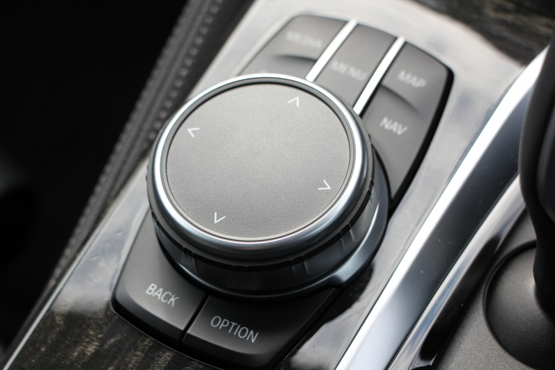 BMW 5シリーズ 530i ﾂｰﾘﾝｸﾞMｽﾎﾟｰﾂ 型式変更後 変更後液晶ﾒｰﾀｰ 高出力 252馬力 全席ﾋｰﾀｰ黒革 HUD 追従ACC ｽﾃｱﾘﾝｸﾞｻﾎﾟｰﾄ LEDﾍｯﾄﾞﾗｲﾄ ｵｰﾄﾊｲﾋﾞｰﾑ 360度ｶﾒﾗ 電動ﾄﾗﾝｸ ﾀｯﾁ画面HDDﾅﾋﾞTV Mｽﾎﾟｰﾂﾌﾞﾚｰｷ 2年保証