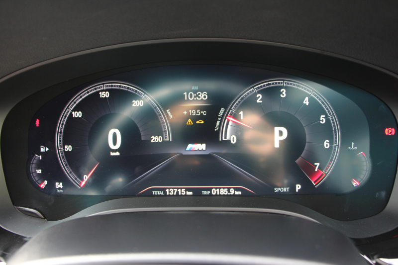 BMW 5シリーズ 530i ﾂｰﾘﾝｸﾞMｽﾎﾟｰﾂ 型式変更後 変更後液晶ﾒｰﾀｰ 高出力 252馬力 全席ﾋｰﾀｰ黒革 HUD 追従ACC ｽﾃｱﾘﾝｸﾞｻﾎﾟｰﾄ LEDﾍｯﾄﾞﾗｲﾄ ｵｰﾄﾊｲﾋﾞｰﾑ 360度ｶﾒﾗ 電動ﾄﾗﾝｸ ﾀｯﾁ画面HDDﾅﾋﾞTV Mｽﾎﾟｰﾂﾌﾞﾚｰｷ 2年保証