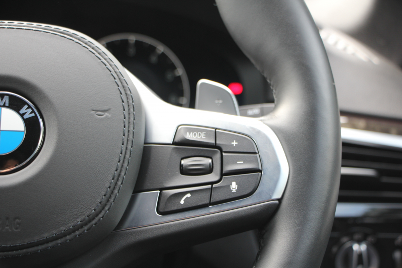 BMW 5シリーズ 530i ﾂｰﾘﾝｸﾞMｽﾎﾟｰﾂ 型式変更後 変更後液晶ﾒｰﾀｰ 高出力 252馬力 全席ﾋｰﾀｰ黒革 HUD 追従ACC ｽﾃｱﾘﾝｸﾞｻﾎﾟｰﾄ LEDﾍｯﾄﾞﾗｲﾄ ｵｰﾄﾊｲﾋﾞｰﾑ 360度ｶﾒﾗ 電動ﾄﾗﾝｸ ﾀｯﾁ画面HDDﾅﾋﾞTV Mｽﾎﾟｰﾂﾌﾞﾚｰｷ 2年保証