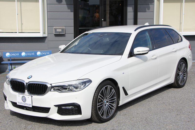 BMW 5シリーズ 530i ﾂｰﾘﾝｸﾞMｽﾎﾟｰﾂ 型式変更後 変更後液晶ﾒｰﾀｰ 高出力 252馬力 全席ﾋｰﾀｰ黒革 HUD 追従ACC ｽﾃｱﾘﾝｸﾞｻﾎﾟｰﾄ LEDﾍｯﾄﾞﾗｲﾄ ｵｰﾄﾊｲﾋﾞｰﾑ 360度ｶﾒﾗ 電動ﾄﾗﾝｸ ﾀｯﾁ画面HDDﾅﾋﾞTV Mｽﾎﾟｰﾂﾌﾞﾚｰｷ 2年保証