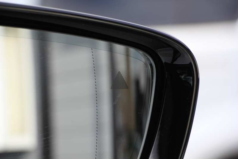 BMW 5シリーズ 530i ﾂｰﾘﾝｸﾞMｽﾎﾟｰﾂ 型式変更後 変更後液晶ﾒｰﾀｰ 高出力 252馬力 全席ﾋｰﾀｰ黒革 HUD 追従ACC ｽﾃｱﾘﾝｸﾞｻﾎﾟｰﾄ LEDﾍｯﾄﾞﾗｲﾄ ｵｰﾄﾊｲﾋﾞｰﾑ 360度ｶﾒﾗ 電動ﾄﾗﾝｸ ﾀｯﾁ画面HDDﾅﾋﾞTV Mｽﾎﾟｰﾂﾌﾞﾚｰｷ 2年保証