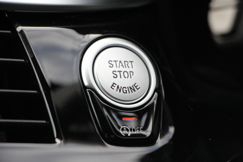 BMW 5シリーズ 530i ﾂｰﾘﾝｸﾞMｽﾎﾟｰﾂ 型式変更後 変更後液晶ﾒｰﾀｰ 高出力 252馬力 全席ﾋｰﾀｰ黒革 HUD 追従ACC ｽﾃｱﾘﾝｸﾞｻﾎﾟｰﾄ LEDﾍｯﾄﾞﾗｲﾄ ｵｰﾄﾊｲﾋﾞｰﾑ 360度ｶﾒﾗ 電動ﾄﾗﾝｸ ﾀｯﾁ画面HDDﾅﾋﾞTV Mｽﾎﾟｰﾂﾌﾞﾚｰｷ 2年保証