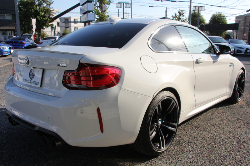 BMW Mシリーズ M2ｸｰﾍﾟMDCT 7速DCT 後期LCI 370馬力 直6ﾀｰﾎﾞﾋｰﾀｰ黒革 LEDﾍｯﾄﾞﾗｲﾄ&ﾃｰﾙ ﾀｯﾁ画面HDDﾅﾋﾞBｶﾒﾗ 専用19AW 衝突軽減ﾌﾞﾚｰｷ 車線逸脱警告 歩行者警告 ﾌﾞﾚｰｷ付ｸﾙｺﾝ ｶｰﾎﾞﾝｲﾝﾃﾘｱﾄﾘﾑ ｽﾏｰﾄｷｰ 2年保証