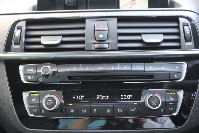 BMW Mシリーズ M2ｸｰﾍﾟMDCT 7速DCT 後期LCI 370馬力 直6ﾀｰﾎﾞﾋｰﾀｰ黒革 LEDﾍｯﾄﾞﾗｲﾄ&ﾃｰﾙ ﾀｯﾁ画面HDDﾅﾋﾞBｶﾒﾗ 専用19AW 衝突軽減ﾌﾞﾚｰｷ 車線逸脱警告 歩行者警告 ﾌﾞﾚｰｷ付ｸﾙｺﾝ ｶｰﾎﾞﾝｲﾝﾃﾘｱﾄﾘﾑ ｽﾏｰﾄｷｰ 2年保証