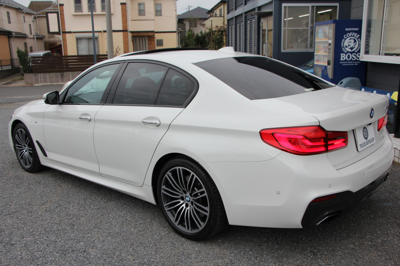 BMW 5シリーズ 530i Mｽﾎﾟｰﾂ ｺﾝﾌｫｰﾄP 高出力 252馬力 ｻﾝﾙｰﾌ ﾍﾞﾝﾁﾚｰｼｮﾝ 全ﾋｰﾀｰ黒革 ｺﾝﾌｫｰﾄｼｰﾄ ｿﾌﾄｸﾛｰｽﾞﾄﾞｱ 追従ACC ｽﾃｱﾘﾝｸﾞｻﾎﾟｰﾄ LEDﾍｯﾄﾞﾗｲﾄ ｵｰﾄﾊｲﾋﾞｰﾑ ﾀｯﾁ画面HDDﾅﾋﾞTV 360度ｶﾒﾗ 電動ﾄﾗﾝｸ 19AW Mｽﾎﾟｰﾂﾌﾞﾚｰｷ 2年保証