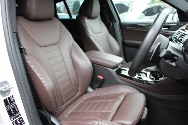 BMW X4 Xdrive30i Mｽﾎﾟｰﾂ 中期 型式変更後 新ﾒｰﾀｰ BMWﾗｲﾌﾞｺｯｸﾋﾟｯﾄ ﾊﾟﾉﾗﾏｻﾝﾙｰﾌ 全席ﾋｰﾀｰ茶革 ｵﾌﾟｼｮﾝ20AW LEDﾍｯﾄﾞﾗｲﾄ ｵｰﾄﾊｲﾋﾞｰﾑ HUD 追従ACC ﾀｯﾁ画面HDDﾅﾋﾞTV Applecarplay対応 360度ｶﾒﾗ 2年保証