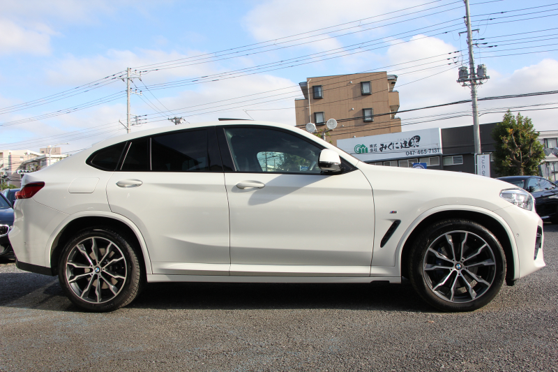 BMW X4 Xdrive30i Mｽﾎﾟｰﾂ 中期 型式変更後 新ﾒｰﾀｰ BMWﾗｲﾌﾞｺｯｸﾋﾟｯﾄ ﾊﾟﾉﾗﾏｻﾝﾙｰﾌ 全席ﾋｰﾀｰ茶革 ｵﾌﾟｼｮﾝ20AW LEDﾍｯﾄﾞﾗｲﾄ ｵｰﾄﾊｲﾋﾞｰﾑ HUD 追従ACC ﾀｯﾁ画面HDDﾅﾋﾞTV Applecarplay対応 360度ｶﾒﾗ 2年保証