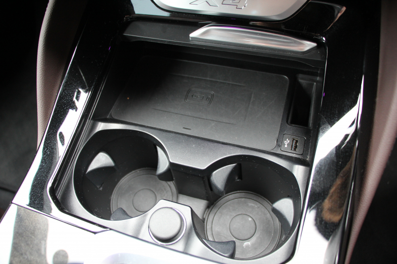 BMW X4 Xdrive30i Mｽﾎﾟｰﾂ 中期 型式変更後 新ﾒｰﾀｰ BMWﾗｲﾌﾞｺｯｸﾋﾟｯﾄ ﾊﾟﾉﾗﾏｻﾝﾙｰﾌ 全席ﾋｰﾀｰ茶革 ｵﾌﾟｼｮﾝ20AW LEDﾍｯﾄﾞﾗｲﾄ ｵｰﾄﾊｲﾋﾞｰﾑ HUD 追従ACC ﾀｯﾁ画面HDDﾅﾋﾞTV Applecarplay対応 360度ｶﾒﾗ 2年保証