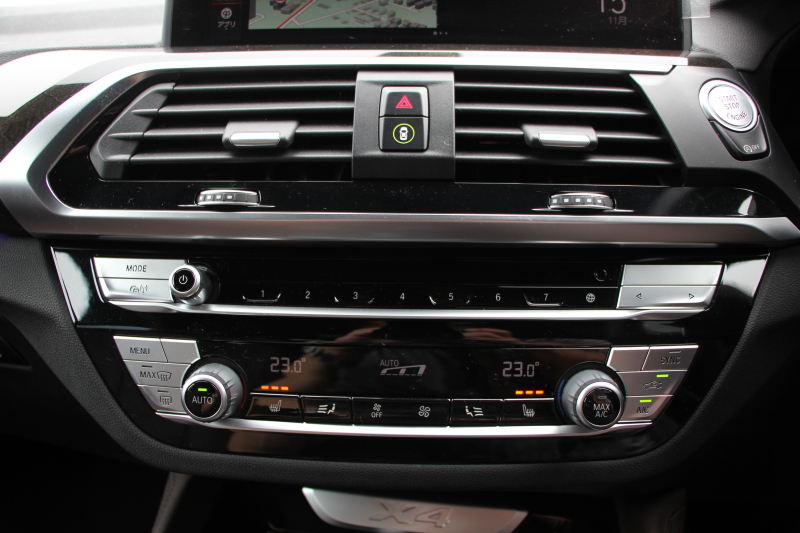 BMW X4 Xdrive30i Mｽﾎﾟｰﾂ 中期 型式変更後 新ﾒｰﾀｰ BMWﾗｲﾌﾞｺｯｸﾋﾟｯﾄ ﾊﾟﾉﾗﾏｻﾝﾙｰﾌ 全席ﾋｰﾀｰ茶革 ｵﾌﾟｼｮﾝ20AW LEDﾍｯﾄﾞﾗｲﾄ ｵｰﾄﾊｲﾋﾞｰﾑ HUD 追従ACC ﾀｯﾁ画面HDDﾅﾋﾞTV Applecarplay対応 360度ｶﾒﾗ 2年保証