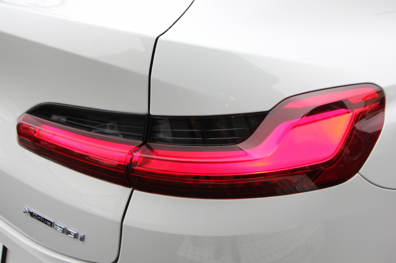 BMW X4 Xdrive30i Mｽﾎﾟｰﾂ 中期 型式変更後 新ﾒｰﾀｰ BMWﾗｲﾌﾞｺｯｸﾋﾟｯﾄ ﾊﾟﾉﾗﾏｻﾝﾙｰﾌ 全席ﾋｰﾀｰ茶革 ｵﾌﾟｼｮﾝ20AW LEDﾍｯﾄﾞﾗｲﾄ ｵｰﾄﾊｲﾋﾞｰﾑ HUD 追従ACC ﾀｯﾁ画面HDDﾅﾋﾞTV Applecarplay対応 360度ｶﾒﾗ 2年保証