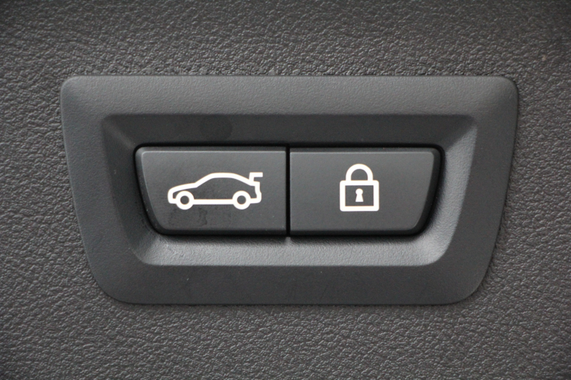 BMW X4 Xdrive30i Mｽﾎﾟｰﾂ 中期 型式変更後 新ﾒｰﾀｰ BMWﾗｲﾌﾞｺｯｸﾋﾟｯﾄ ﾊﾟﾉﾗﾏｻﾝﾙｰﾌ 全席ﾋｰﾀｰ茶革 ｵﾌﾟｼｮﾝ20AW LEDﾍｯﾄﾞﾗｲﾄ ｵｰﾄﾊｲﾋﾞｰﾑ HUD 追従ACC ﾀｯﾁ画面HDDﾅﾋﾞTV Applecarplay対応 360度ｶﾒﾗ 2年保証