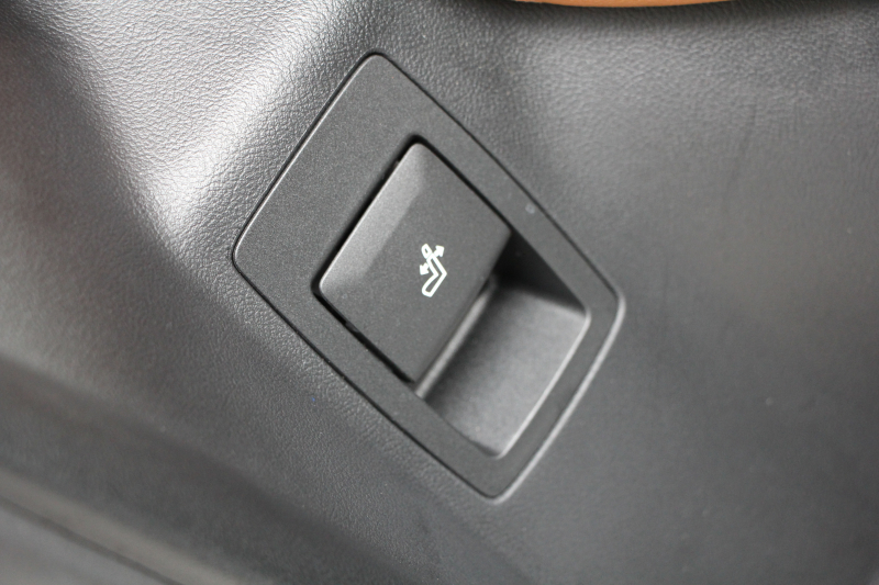 BMW X3 M40d ｾﾚｸﾄﾊﾟｯｹｰｼﾞ1ｵ-ﾅ 走行3300km 326馬力 ﾊﾟﾉﾗﾏｻﾝﾙｰﾌ ｺﾆｬｯｸﾚｻﾞｰ 全席ﾋｰﾀｰ ﾊｰﾏﾝｶｰﾄﾞﾝ HUD ﾘｱｼｰﾄ可倒調整 21AW Mｽﾎﾟｰﾂﾃﾞﾌ 追従ACC ｽﾃｱﾘﾝｸﾞｻﾎﾟｰﾄ ﾀｯﾁ画面HDDﾅﾋﾞTV 360度ｶﾒﾗ ｱﾝﾋﾞｴﾝﾄﾗｲﾄ 2年保証