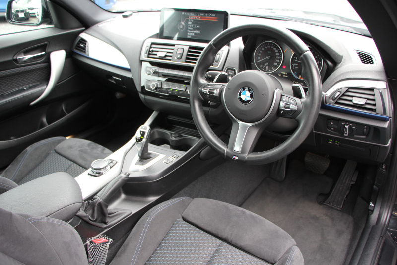 BMW 2シリーズ 220i ｸｰﾍﾟMｽﾎﾟｰﾂ 衝突軽減ﾌﾞﾚｰｷ 車線逸脱警告 歩行者警告 ﾌﾞﾚｰｷ付ｸﾙｺﾝ 直噴ﾀｰﾎﾞ8速AT ﾊﾟﾄﾞﾙｼﾌﾄ Applecarplay対応 ｱﾝﾄﾞﾛｲﾄﾞｵｰﾄ ﾀｯﾁﾊﾟｯﾄﾞ対応HDDﾅﾋﾞBｶﾒﾗ ｽﾏｰﾄｷｰ Bluetooth接続 専用ｴｱﾛ 17AW 2年保証