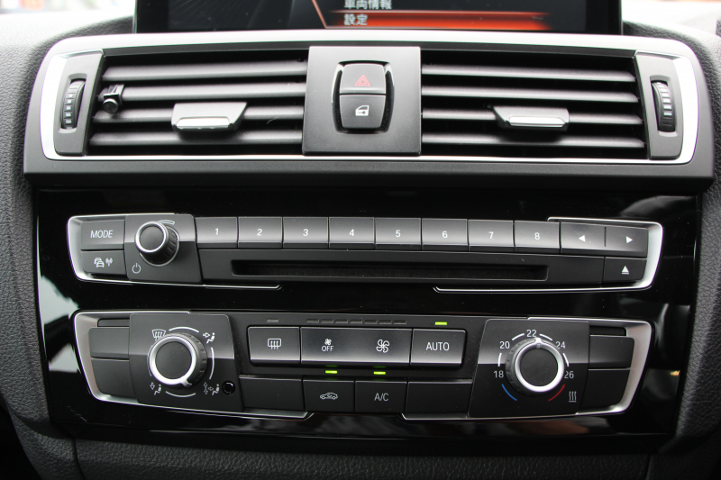 BMW 2シリーズ 220i ｸｰﾍﾟMｽﾎﾟｰﾂ 衝突軽減ﾌﾞﾚｰｷ 車線逸脱警告 歩行者警告 ﾌﾞﾚｰｷ付ｸﾙｺﾝ 直噴ﾀｰﾎﾞ8速AT ﾊﾟﾄﾞﾙｼﾌﾄ Applecarplay対応 ｱﾝﾄﾞﾛｲﾄﾞｵｰﾄ ﾀｯﾁﾊﾟｯﾄﾞ対応HDDﾅﾋﾞBｶﾒﾗ ｽﾏｰﾄｷｰ Bluetooth接続 専用ｴｱﾛ 17AW 2年保証