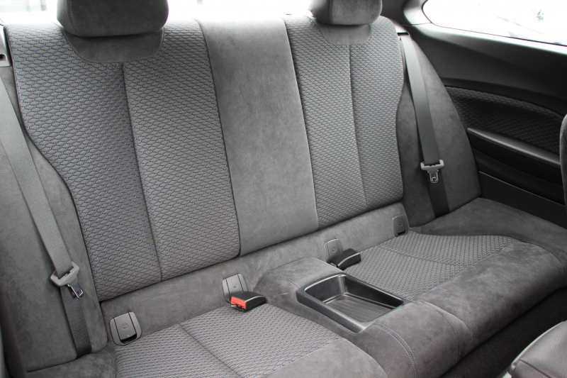 BMW 2シリーズ 220i ｸｰﾍﾟMｽﾎﾟｰﾂ 衝突軽減ﾌﾞﾚｰｷ 車線逸脱警告 歩行者警告 ﾌﾞﾚｰｷ付ｸﾙｺﾝ 直噴ﾀｰﾎﾞ8速AT ﾊﾟﾄﾞﾙｼﾌﾄ Applecarplay対応 ｱﾝﾄﾞﾛｲﾄﾞｵｰﾄ ﾀｯﾁﾊﾟｯﾄﾞ対応HDDﾅﾋﾞBｶﾒﾗ ｽﾏｰﾄｷｰ Bluetooth接続 専用ｴｱﾛ 17AW 2年保証