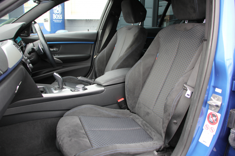 BMW 3シリーズ 320d Mｽﾎﾟｰﾂ LCI後期 1ｵｰﾅ LEDﾍｯﾄﾞﾗｲﾄ&ﾃｰﾙ 追従ACC HUD ﾚｰﾝﾁｪﾝｼﾞ警告 Mperformance18AW ﾌﾞﾗｯｸｸﾞﾘﾙ 衝突軽減ﾌﾞﾚｰｷ 車線逸脱警告 歩行者警告 ﾀｯﾁﾊﾟｯﾄﾞ対応HDDﾅﾋﾞBluetooth接続 2年保証