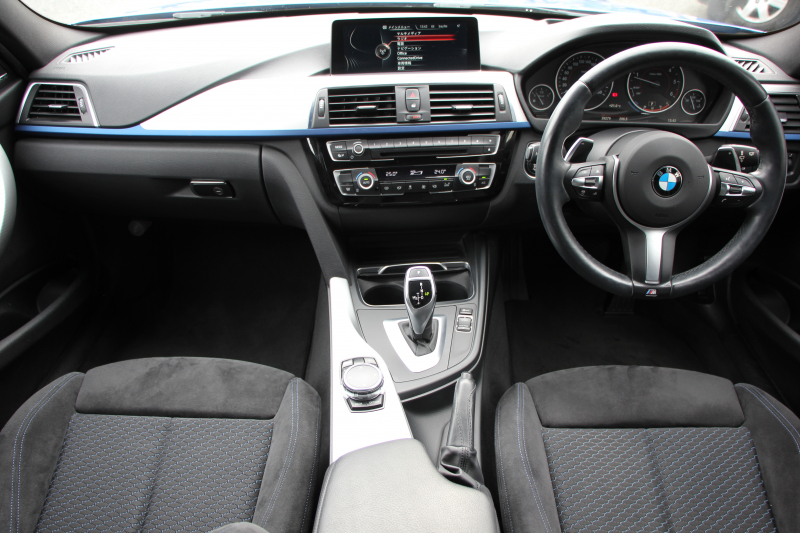 BMW 3シリーズ 320d Mｽﾎﾟｰﾂ LCI後期 1ｵｰﾅ LEDﾍｯﾄﾞﾗｲﾄ&ﾃｰﾙ 追従ACC HUD ﾚｰﾝﾁｪﾝｼﾞ警告 Mperformance18AW ﾌﾞﾗｯｸｸﾞﾘﾙ 衝突軽減ﾌﾞﾚｰｷ 車線逸脱警告 歩行者警告 ﾀｯﾁﾊﾟｯﾄﾞ対応HDDﾅﾋﾞBluetooth接続 2年保証