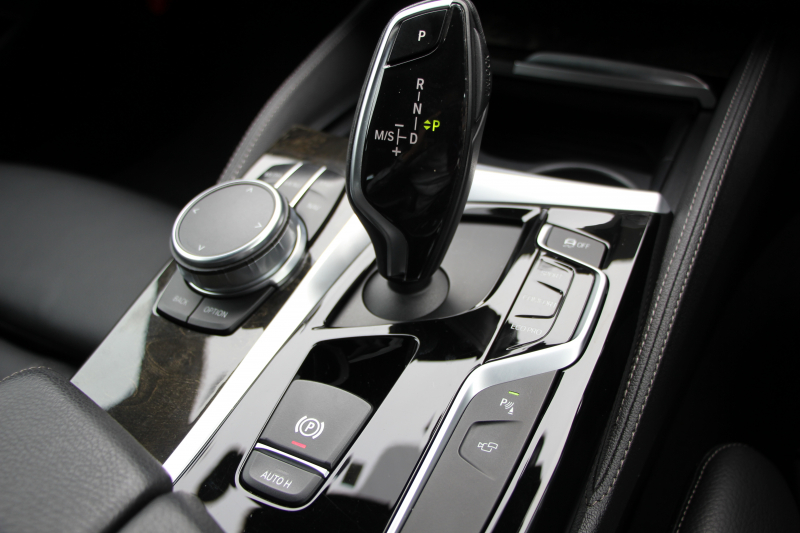 BMW 5シリーズ 530i ﾂｰﾘﾝｸﾞMｽﾎﾟｰﾂ 高出力 252馬力 全ﾋｰﾀｰ黒革 追従ACC ｽﾃｱﾘﾝｸﾞｻﾎﾟｰﾄ LEDﾍｯﾄﾞﾗｲﾄ ｵｰﾄﾊｲﾋﾞｰﾑ ﾀｯﾁ画面HDDﾅﾋﾞTV 360度ｶﾒﾗ 電動ﾄﾗﾝｸ 19AW Mｽﾎﾟｰﾂﾌﾞﾚｰｷ PDC緊急ﾌﾞﾚｰｷ 2年保証