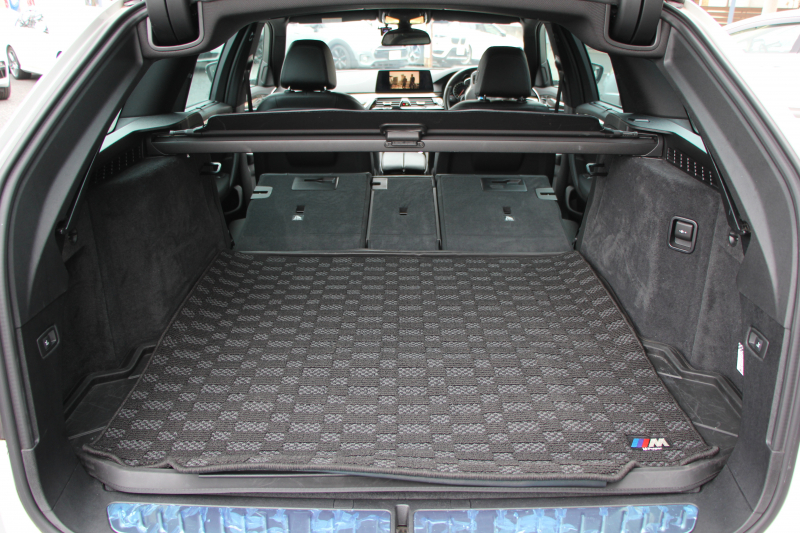 BMW 5シリーズ 530i ﾂｰﾘﾝｸﾞMｽﾎﾟｰﾂ 高出力 252馬力 全ﾋｰﾀｰ黒革 追従ACC ｽﾃｱﾘﾝｸﾞｻﾎﾟｰﾄ LEDﾍｯﾄﾞﾗｲﾄ ｵｰﾄﾊｲﾋﾞｰﾑ ﾀｯﾁ画面HDDﾅﾋﾞTV 360度ｶﾒﾗ 電動ﾄﾗﾝｸ 19AW Mｽﾎﾟｰﾂﾌﾞﾚｰｷ PDC緊急ﾌﾞﾚｰｷ 2年保証