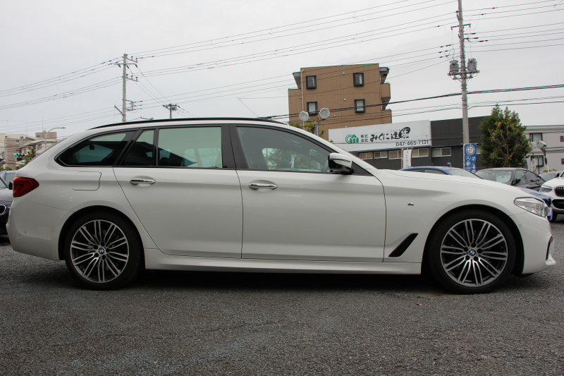 BMW 5シリーズ 530i ﾂｰﾘﾝｸﾞMｽﾎﾟｰﾂ 高出力 252馬力 全ﾋｰﾀｰ黒革 追従ACC ｽﾃｱﾘﾝｸﾞｻﾎﾟｰﾄ LEDﾍｯﾄﾞﾗｲﾄ ｵｰﾄﾊｲﾋﾞｰﾑ ﾀｯﾁ画面HDDﾅﾋﾞTV 360度ｶﾒﾗ 電動ﾄﾗﾝｸ 19AW Mｽﾎﾟｰﾂﾌﾞﾚｰｷ PDC緊急ﾌﾞﾚｰｷ 2年保証
