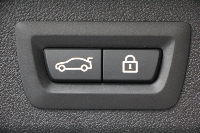 BMW 5シリーズ 530i ﾂｰﾘﾝｸﾞMｽﾎﾟｰﾂ 高出力 252馬力 全ﾋｰﾀｰ黒革 追従ACC ｽﾃｱﾘﾝｸﾞｻﾎﾟｰﾄ LEDﾍｯﾄﾞﾗｲﾄ ｵｰﾄﾊｲﾋﾞｰﾑ ﾀｯﾁ画面HDDﾅﾋﾞTV 360度ｶﾒﾗ 電動ﾄﾗﾝｸ 19AW Mｽﾎﾟｰﾂﾌﾞﾚｰｷ PDC緊急ﾌﾞﾚｰｷ 2年保証