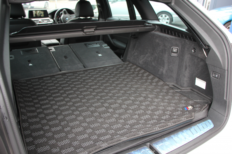 BMW 5シリーズ 530i ﾂｰﾘﾝｸﾞMｽﾎﾟｰﾂ 高出力 252馬力 全ﾋｰﾀｰ黒革 追従ACC ｽﾃｱﾘﾝｸﾞｻﾎﾟｰﾄ LEDﾍｯﾄﾞﾗｲﾄ ｵｰﾄﾊｲﾋﾞｰﾑ ﾀｯﾁ画面HDDﾅﾋﾞTV 360度ｶﾒﾗ 電動ﾄﾗﾝｸ 19AW Mｽﾎﾟｰﾂﾌﾞﾚｰｷ PDC緊急ﾌﾞﾚｰｷ 2年保証