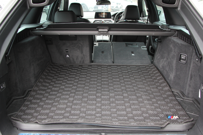 BMW 5シリーズ 530i ﾂｰﾘﾝｸﾞMｽﾎﾟｰﾂ 高出力 252馬力 全ﾋｰﾀｰ黒革 追従ACC ｽﾃｱﾘﾝｸﾞｻﾎﾟｰﾄ LEDﾍｯﾄﾞﾗｲﾄ ｵｰﾄﾊｲﾋﾞｰﾑ ﾀｯﾁ画面HDDﾅﾋﾞTV 360度ｶﾒﾗ 電動ﾄﾗﾝｸ 19AW Mｽﾎﾟｰﾂﾌﾞﾚｰｷ PDC緊急ﾌﾞﾚｰｷ 2年保証