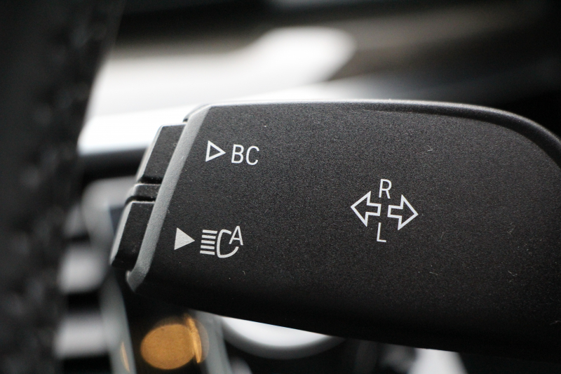 BMW 5シリーズ 530i ﾂｰﾘﾝｸﾞMｽﾎﾟｰﾂ 高出力 252馬力 全ﾋｰﾀｰ黒革 追従ACC ｽﾃｱﾘﾝｸﾞｻﾎﾟｰﾄ LEDﾍｯﾄﾞﾗｲﾄ ｵｰﾄﾊｲﾋﾞｰﾑ ﾀｯﾁ画面HDDﾅﾋﾞTV 360度ｶﾒﾗ 電動ﾄﾗﾝｸ 19AW Mｽﾎﾟｰﾂﾌﾞﾚｰｷ PDC緊急ﾌﾞﾚｰｷ 2年保証