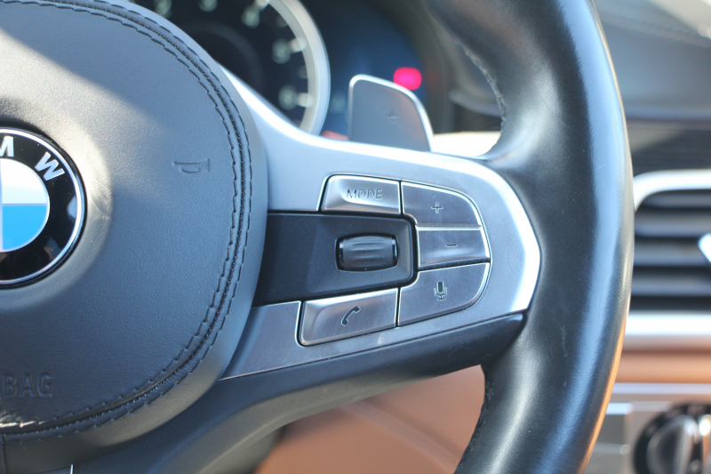 BMW 7シリーズ 740i Mｽﾎﾟｰﾂ ﾘｱｺﾝﾌｫｰﾄP ﾘｱｴﾝﾀｰﾃｲﾒﾝﾄ ﾘｱﾓﾆﾀｰ ﾀｯﾁｺﾏﾝﾄﾞﾋｰﾄｺﾝﾌｫｰﾄP ｻﾝﾙｰﾌ ﾚｰｻﾞｰﾗｲﾄ ﾃﾞｨｽﾌﾟﾚｲｷｰ ﾘﾓｰﾄﾊﾟｰｷﾝｸﾞ真珠色 20AW ﾏｯｻｰｼﾞ&ﾍﾞﾝﾁﾚｰｼｮﾝ ｺﾆｬｯｸﾚｻﾞｰ 360度ｶﾒﾗ 電動ﾄﾗﾝｸ Applecarplay 2年保証