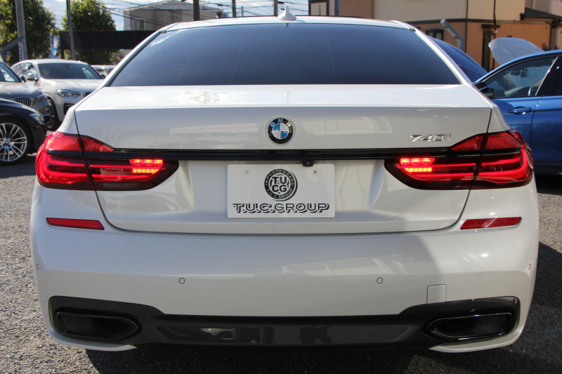 BMW 7シリーズ 740i Mｽﾎﾟｰﾂ ﾘｱｺﾝﾌｫｰﾄP ﾘｱｴﾝﾀｰﾃｲﾒﾝﾄ ﾘｱﾓﾆﾀｰ ﾀｯﾁｺﾏﾝﾄﾞﾋｰﾄｺﾝﾌｫｰﾄP ｻﾝﾙｰﾌ ﾚｰｻﾞｰﾗｲﾄ ﾃﾞｨｽﾌﾟﾚｲｷｰ ﾘﾓｰﾄﾊﾟｰｷﾝｸﾞ真珠色 20AW ﾏｯｻｰｼﾞ&ﾍﾞﾝﾁﾚｰｼｮﾝ ｺﾆｬｯｸﾚｻﾞｰ 360度ｶﾒﾗ 電動ﾄﾗﾝｸ Applecarplay 2年保証