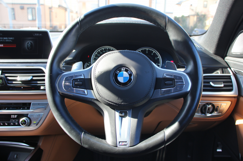 BMW 7シリーズ 740i Mｽﾎﾟｰﾂ ﾘｱｺﾝﾌｫｰﾄP ﾘｱｴﾝﾀｰﾃｲﾒﾝﾄ ﾘｱﾓﾆﾀｰ ﾀｯﾁｺﾏﾝﾄﾞﾋｰﾄｺﾝﾌｫｰﾄP ｻﾝﾙｰﾌ ﾚｰｻﾞｰﾗｲﾄ ﾃﾞｨｽﾌﾟﾚｲｷｰ ﾘﾓｰﾄﾊﾟｰｷﾝｸﾞ真珠色 20AW ﾏｯｻｰｼﾞ&ﾍﾞﾝﾁﾚｰｼｮﾝ ｺﾆｬｯｸﾚｻﾞｰ 360度ｶﾒﾗ 電動ﾄﾗﾝｸ Applecarplay 2年保証