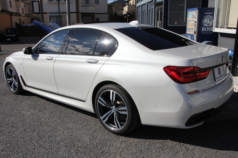 BMW 7シリーズ 740i Mｽﾎﾟｰﾂ ﾘｱｺﾝﾌｫｰﾄP ﾘｱｴﾝﾀｰﾃｲﾒﾝﾄ ﾘｱﾓﾆﾀｰ ﾀｯﾁｺﾏﾝﾄﾞﾋｰﾄｺﾝﾌｫｰﾄP ｻﾝﾙｰﾌ ﾚｰｻﾞｰﾗｲﾄ ﾃﾞｨｽﾌﾟﾚｲｷｰ ﾘﾓｰﾄﾊﾟｰｷﾝｸﾞ真珠色 20AW ﾏｯｻｰｼﾞ&ﾍﾞﾝﾁﾚｰｼｮﾝ ｺﾆｬｯｸﾚｻﾞｰ 360度ｶﾒﾗ 電動ﾄﾗﾝｸ Applecarplay 2年保証