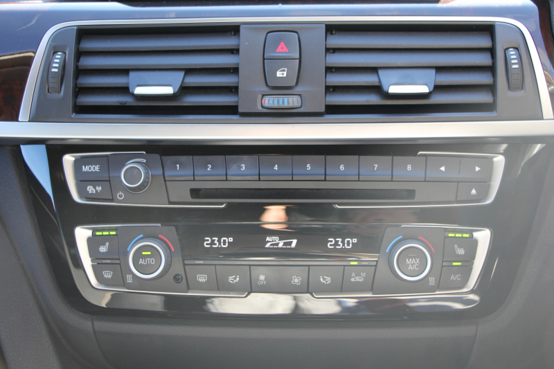 BMW 3シリーズ 320d ﾗｸﾞｼﾞｭｱﾘｰ 後期 【特選車･8月21日迄期間限定掲載】真珠色 新ｴﾝｼﾞﾝ 8C20型 ﾋｰﾀｰ黒革 LEDﾍｯﾄﾞﾗｲﾄ&ﾃｰﾙ 追従ACC ﾚｰﾝﾁｪﾝｼﾞ警告 衝突軽減ﾌﾞﾚｰｷ ﾀｯﾁﾊﾟｯﾄﾞ対応HDDﾅﾋﾞBluetooth接続 Bｶﾒﾗ ｽﾏｰﾄｷｰ ｸﾛｰﾑﾗｲﾝｴｸｽﾃﾘｱ 2年保証