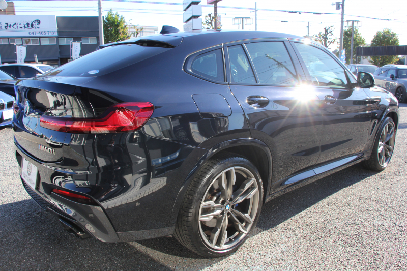 BMW X4 M40i 1ｵｰﾅ 360馬力 直6ﾀｰﾎﾞ全席ﾋｰﾀｰ黒革 ｱﾀﾞﾌﾟﾃｨﾌﾞMｻｽ Mspﾌﾞﾚｰｷ 液晶ﾒｰﾀｰ 360度ｶﾒﾗ ﾀｯﾁ画面HDDﾅﾋﾞTV LEDﾍｯﾄﾞﾗｲﾄ ｵｰﾄﾊｲﾋﾞｰﾑ 電動ﾄﾗﾝｸ ﾊﾟﾄﾞﾙｼﾌﾄ 専用21AW 専用ﾃﾞﾌ 2年保証