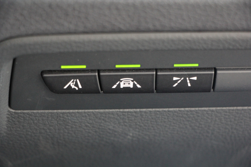 BMW 4シリーズ 420i ｸﾞﾗﾝｸｰﾍﾟｾﾚﾌﾞﾚｰｼｮﾝｴﾃﾞｨｼｮﾝ ｲﾝｽﾀｲﾙ 200台限定車 変更後新ｴﾝｼﾞﾝ ﾋｰﾀｰ黒革 HUD 追従ACC LEDﾍｯﾄﾞﾗｲﾄ&ﾌｫｸﾞﾊﾞｲｶﾗｰ19AW ﾚｰﾝﾁｪﾝｼﾞ警告 HDDﾅﾋﾞｻﾃﾝ仕上げｳｲﾝﾄﾞｳﾓｰﾙ 2年保証