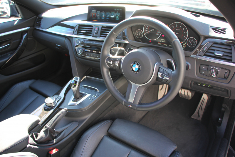 BMW 4シリーズ 420i ｸﾞﾗﾝｸｰﾍﾟｾﾚﾌﾞﾚｰｼｮﾝｴﾃﾞｨｼｮﾝ ｲﾝｽﾀｲﾙ 200台限定車 変更後新ｴﾝｼﾞﾝ ﾋｰﾀｰ黒革 HUD 追従ACC LEDﾍｯﾄﾞﾗｲﾄ&ﾌｫｸﾞﾊﾞｲｶﾗｰ19AW ﾚｰﾝﾁｪﾝｼﾞ警告 HDDﾅﾋﾞｻﾃﾝ仕上げｳｲﾝﾄﾞｳﾓｰﾙ 2年保証