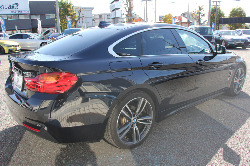 BMW 4シリーズ 420i ｸﾞﾗﾝｸｰﾍﾟｾﾚﾌﾞﾚｰｼｮﾝｴﾃﾞｨｼｮﾝ ｲﾝｽﾀｲﾙ 200台限定車 変更後新ｴﾝｼﾞﾝ ﾋｰﾀｰ黒革 HUD 追従ACC LEDﾍｯﾄﾞﾗｲﾄ&ﾌｫｸﾞﾊﾞｲｶﾗｰ19AW ﾚｰﾝﾁｪﾝｼﾞ警告 HDDﾅﾋﾞｻﾃﾝ仕上げｳｲﾝﾄﾞｳﾓｰﾙ 2年保証
