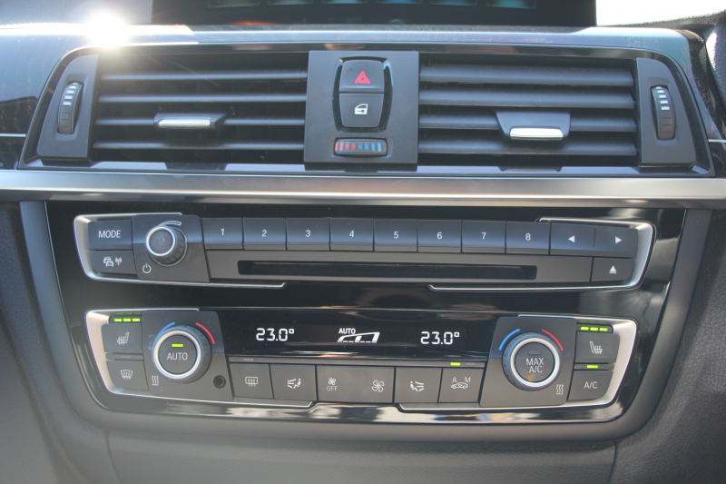 BMW 4シリーズ 420i ｸﾞﾗﾝｸｰﾍﾟｾﾚﾌﾞﾚｰｼｮﾝｴﾃﾞｨｼｮﾝ ｲﾝｽﾀｲﾙ 200台限定車 変更後新ｴﾝｼﾞﾝ ﾋｰﾀｰ黒革 HUD 追従ACC LEDﾍｯﾄﾞﾗｲﾄ&ﾌｫｸﾞﾊﾞｲｶﾗｰ19AW ﾚｰﾝﾁｪﾝｼﾞ警告 HDDﾅﾋﾞｻﾃﾝ仕上げｳｲﾝﾄﾞｳﾓｰﾙ 2年保証