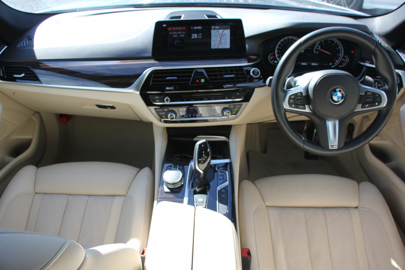 BMW 5シリーズ 540i Xdrive ﾂｰﾘﾝｸﾞMｽﾎﾟｰﾂ ｺﾝﾌｫｰﾄP 直6ﾀｰﾎﾞ340馬力 4WD 1ｵｰﾅ ｷｬﾝﾍﾞﾗﾍﾞｰｼﾞｭ革 ﾏｯｻｰｼﾞ&ｱｸﾃｨﾌﾞﾍﾞﾝﾁﾚｰｼｮﾝ ｿﾌﾄｸﾛｰｽﾞﾄﾞｱ 360度ｶﾒﾗ 4ｿﾞｰﾝｴｱｺﾝ LEDﾍｯﾄﾞﾗｲﾄ 追従ACC 液晶ﾒｰﾀｰ 2年保証