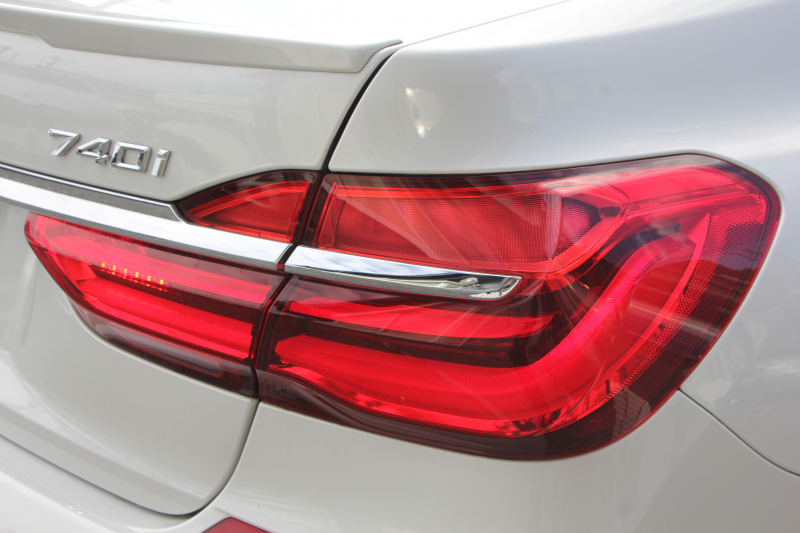 BMW 7シリーズ 740i Mｽﾎﾟｰﾂ 真珠色 ﾚｰｻﾞｰﾗｲﾄ ｻﾝﾙｰﾌ ｺﾆｬｯｸﾚｻﾞｰ ﾏｯｻｰｼﾞ&ﾍﾞﾝﾁﾚｰｼｮﾝ 追従ACC HUD ﾀｯﾁ画面HDDﾅﾋﾞTV 360度ｶﾒﾗ 全ﾄﾞｱｿﾌﾄｸﾛｰｽﾞ20AW 全席ﾋｰﾀｰ ｽﾃｱﾘﾝｸﾞｻﾎﾟｰﾄ ｵｰﾄﾊｲﾋﾞｰﾑ 2年保証